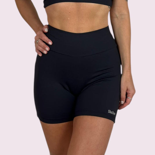 Shortinho Empina Bumbum Luna Preto com Branco