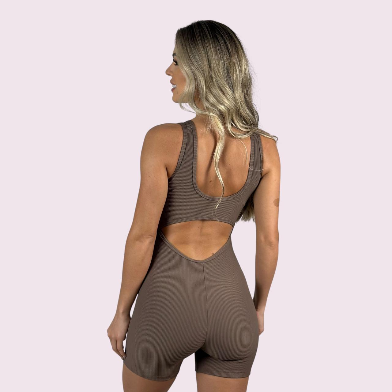 Macacão Alexa Curto Cotelê Mocha Mousse