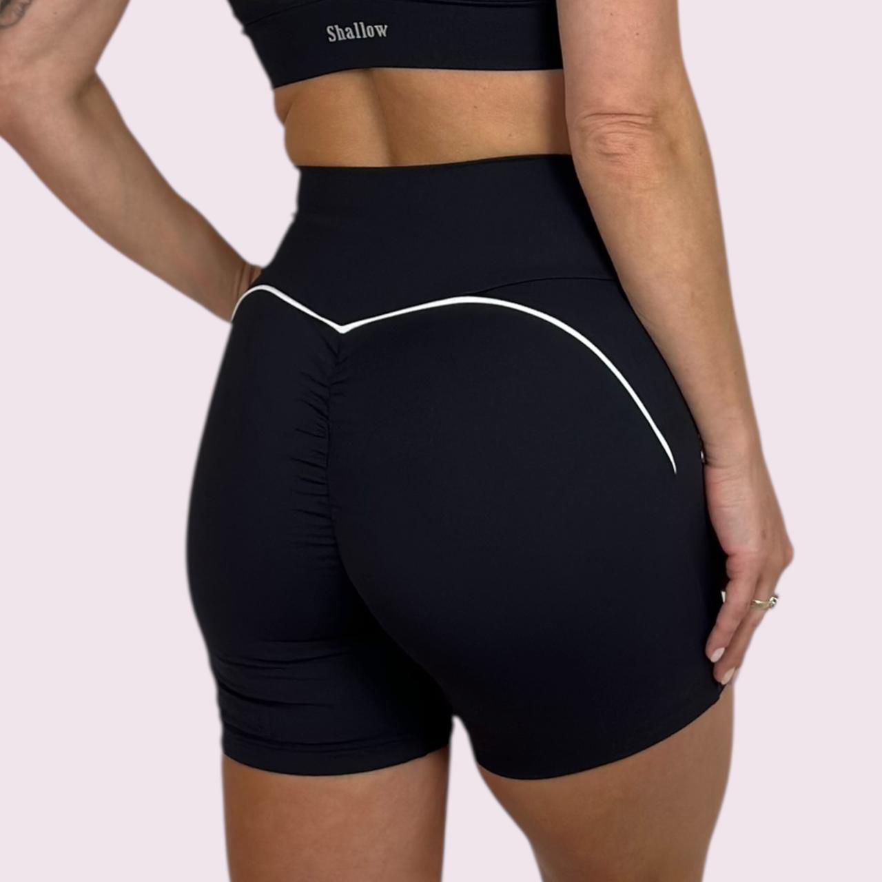 Shortinho Empina Bumbum Luna Preto com Branco