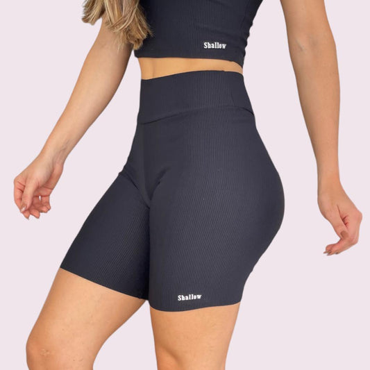 Bermuda Cós V Cotelê Preto