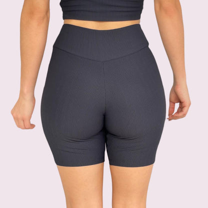 Bermuda Cós V Cotelê Preto