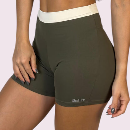 Shorts Elastic Empina Bumbum Suplex Verde Militar com Off White