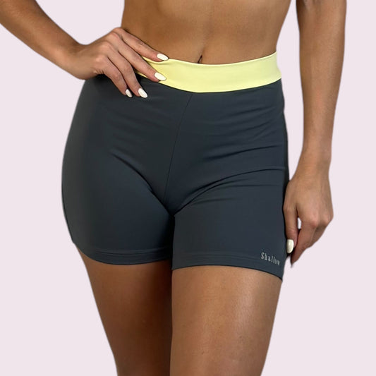Shorts Elastic Empina Bumbum Suplex Grafite com Amarelo Candy