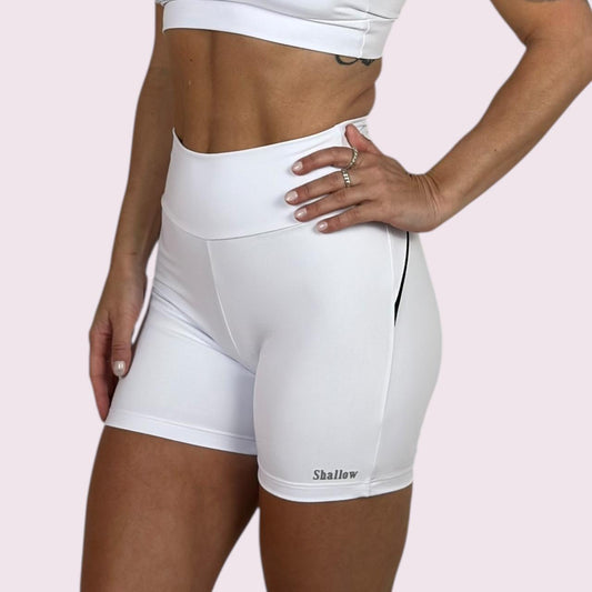 Shortinho Empina Bumbum Luna Branco com Preto