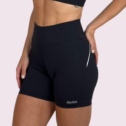 Shortinho Empina Bumbum Luna Preto com Branco
