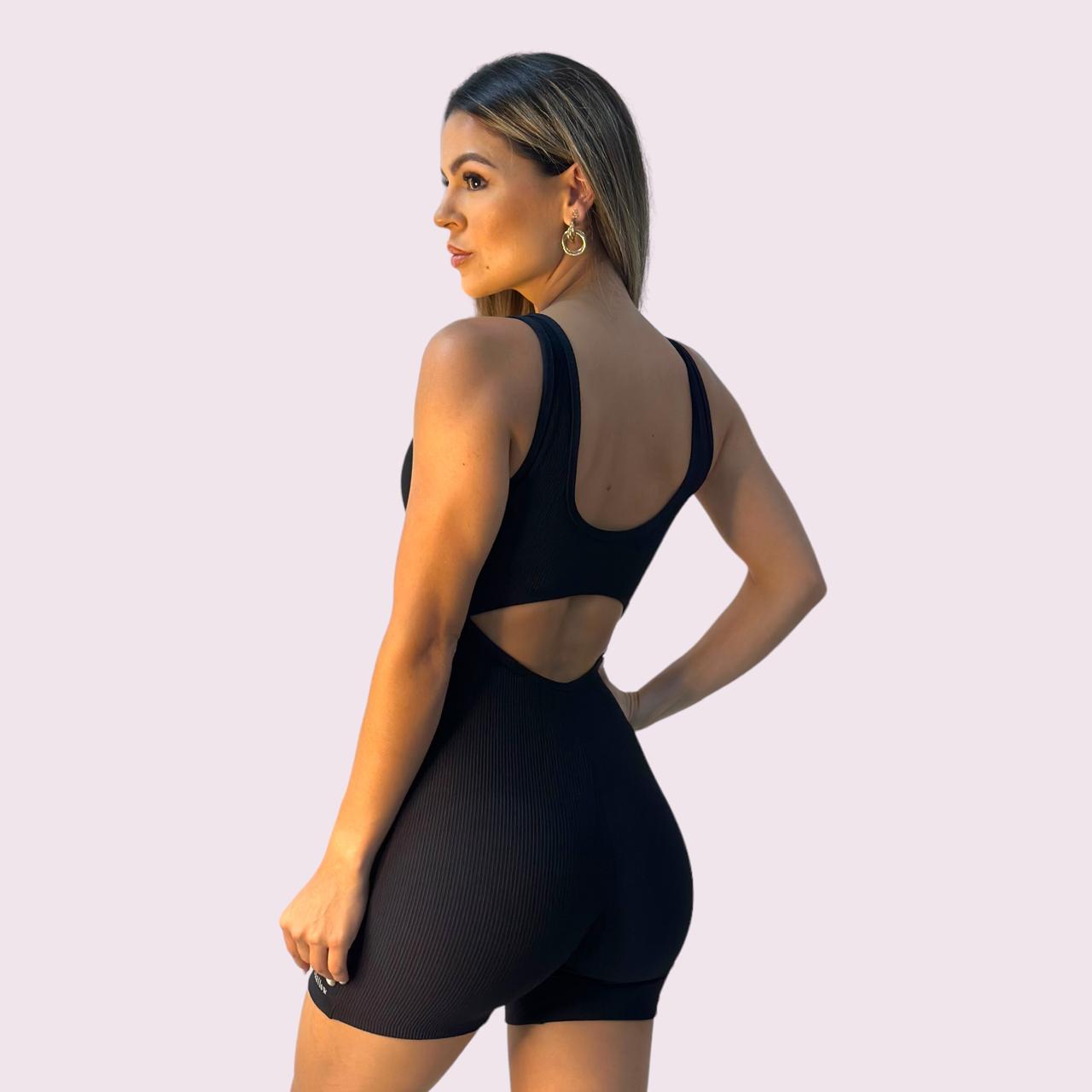 Macacão Alexa Curto Cotelê Preto