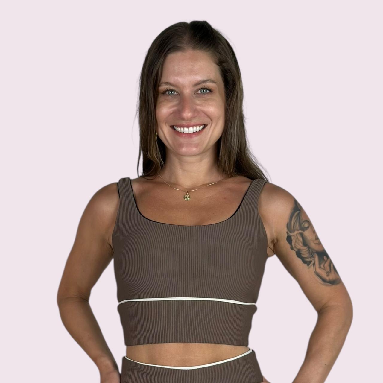 Top Bety Cotelê Mocha Mousse com Off White