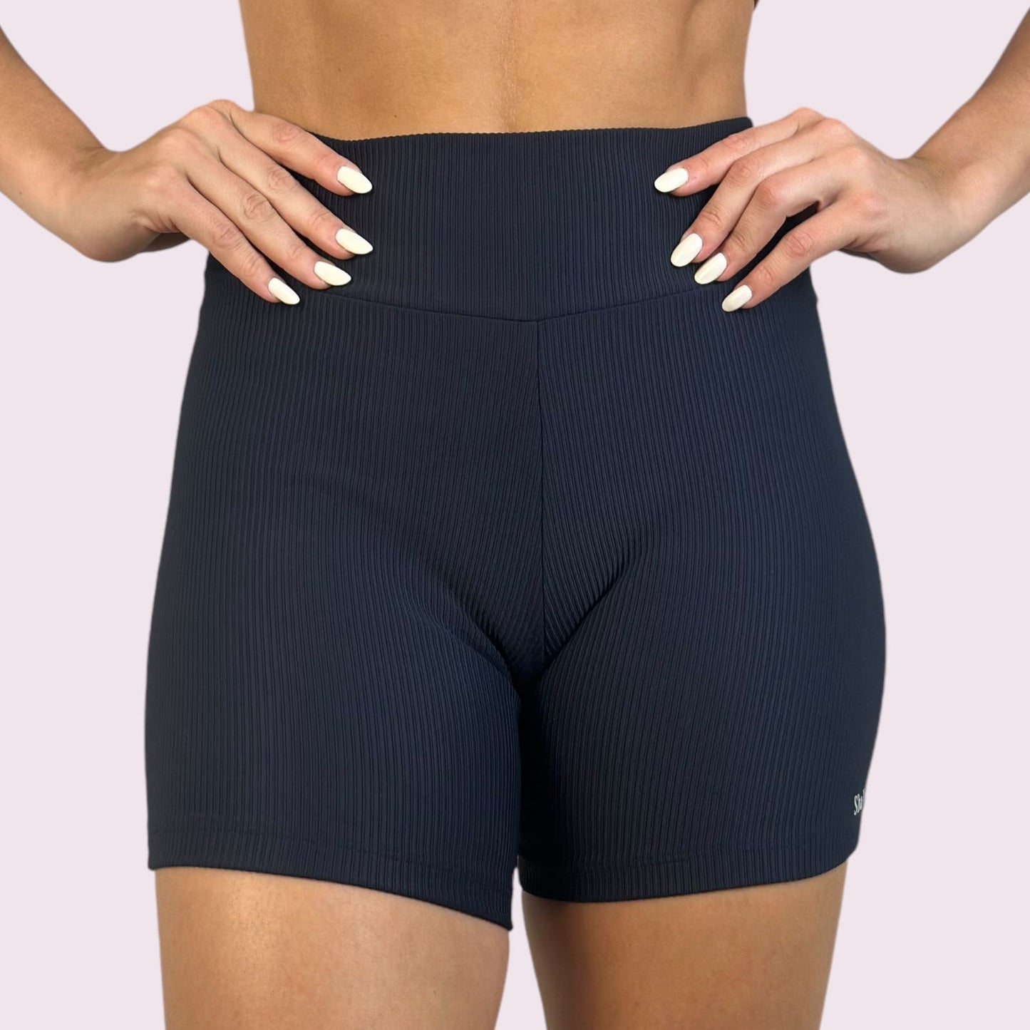 Shorts Cós V Cotelê Preto