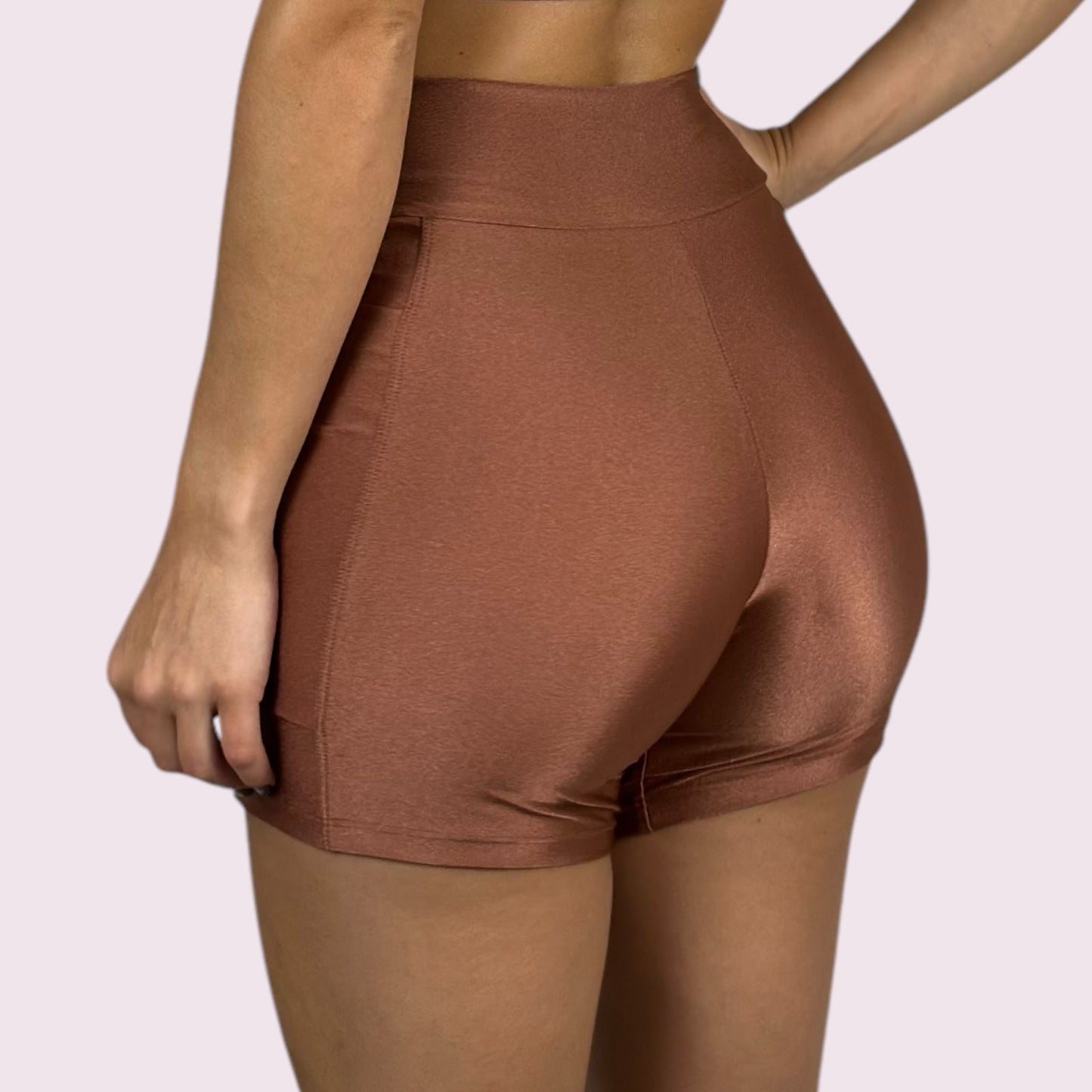 Bermuda com Bolso Metalizado Bronze