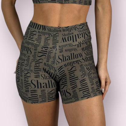 Shortinho Empina Bumbum Estampa Shallow Verde Militar